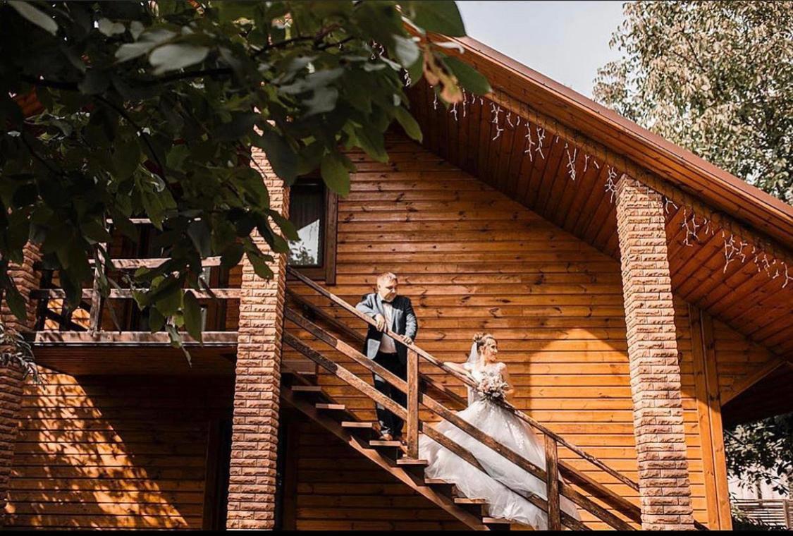 Hotel Bannyi Dvir Uzyn Extérieur photo