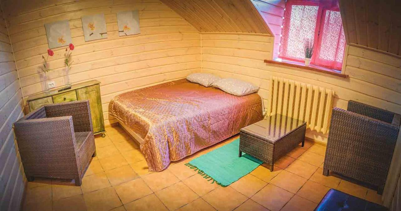 Hotel Bannyi Dvir Uzyn Extérieur photo