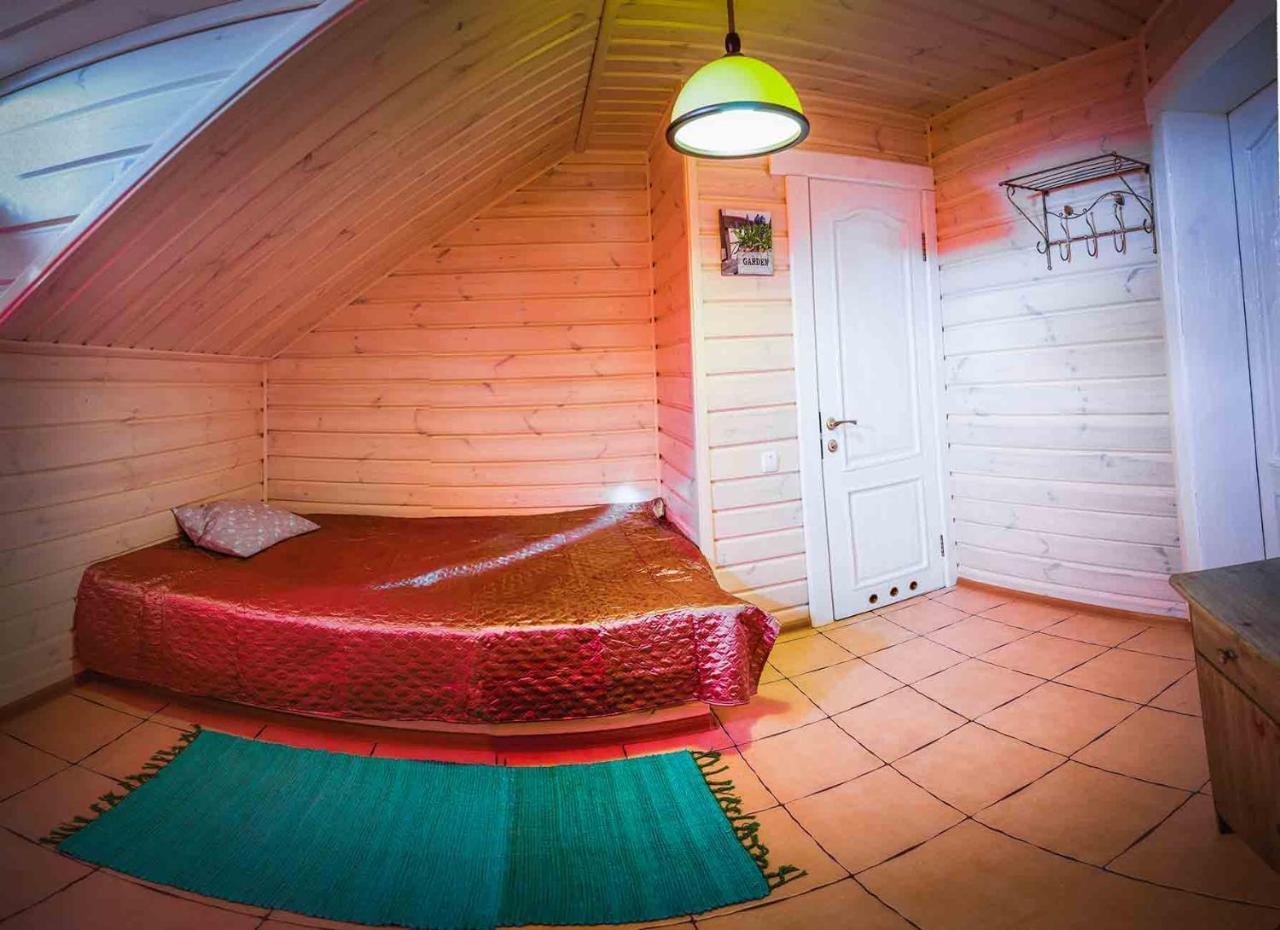 Hotel Bannyi Dvir Uzyn Extérieur photo