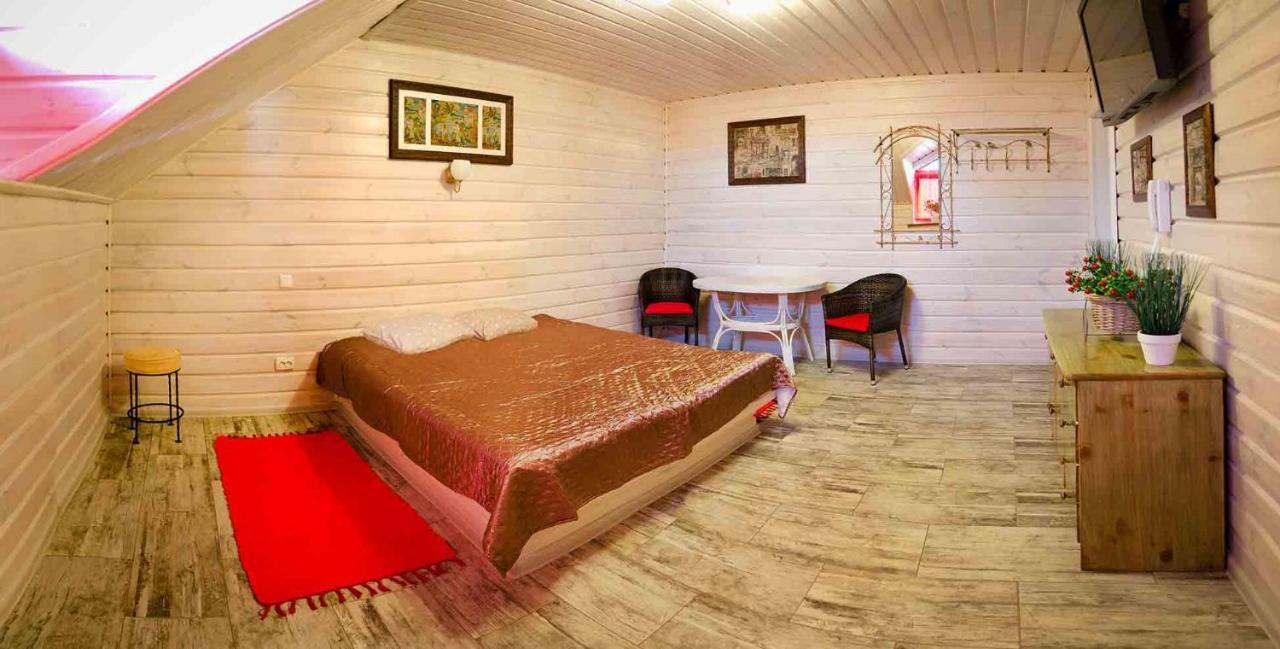 Hotel Bannyi Dvir Uzyn Extérieur photo